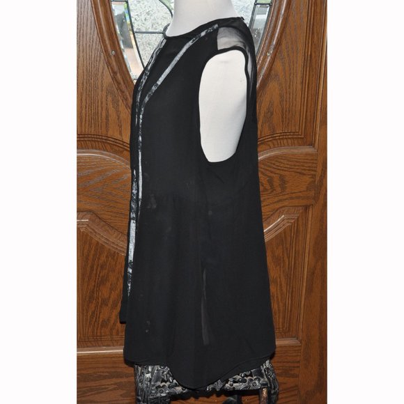 Kenar Woman Silky Black & White Sleeveless Summer Top - Picture 3 of 8